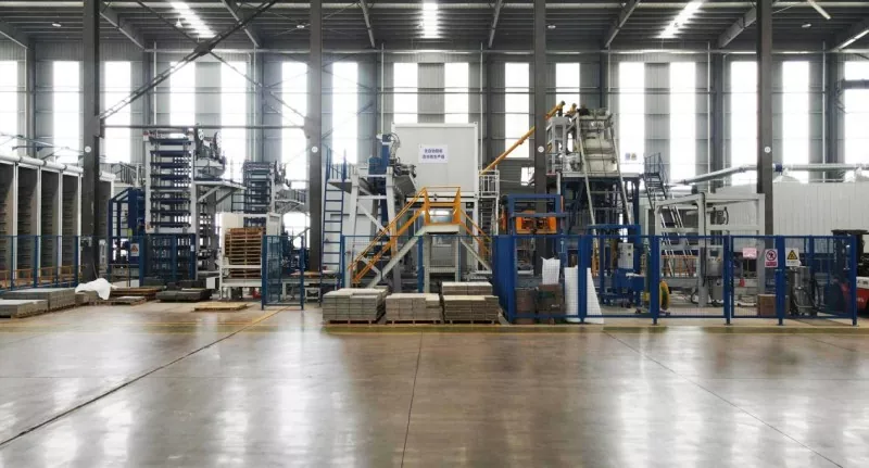 Come le macchine per la produzione di blocchi si inseriscono in una linea completa di produzione di blocchi di cemento